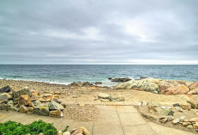 Historic Cottage W/ Beautiful Oceanfront View