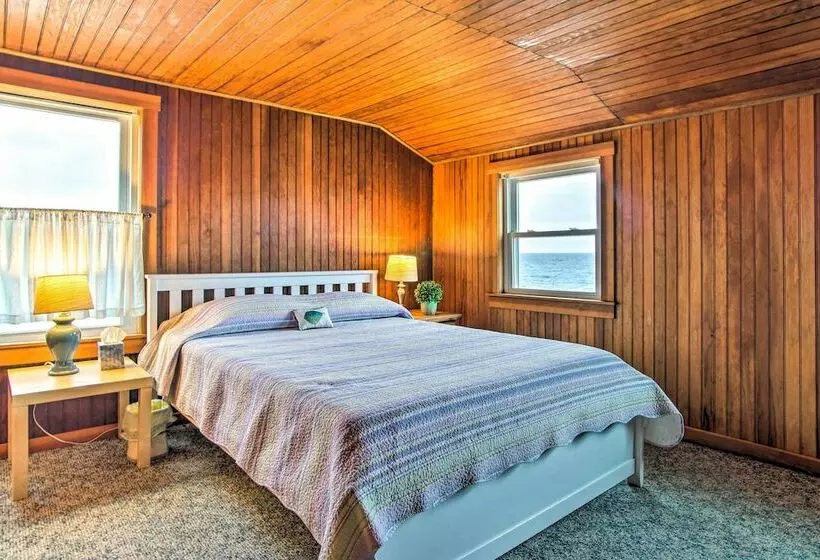 Historic Cottage W/ Beautiful Oceanfront View