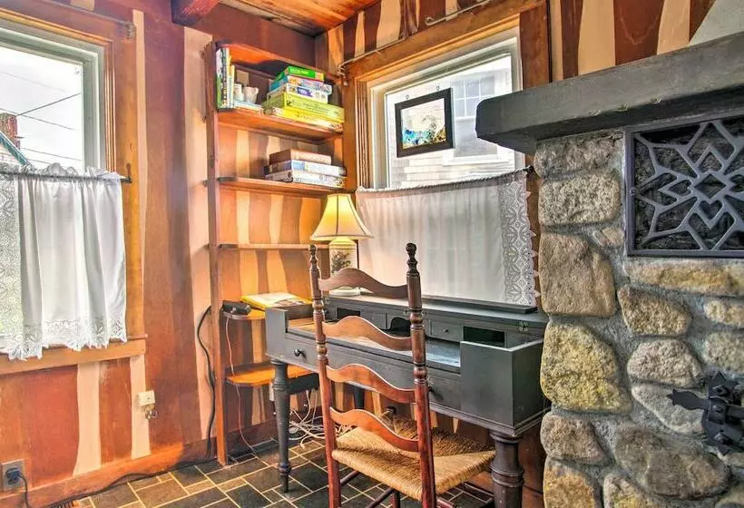 Historic Cottage W/ Beautiful Oceanfront View