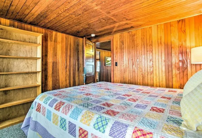 Historic Cottage W/ Beautiful Oceanfront View