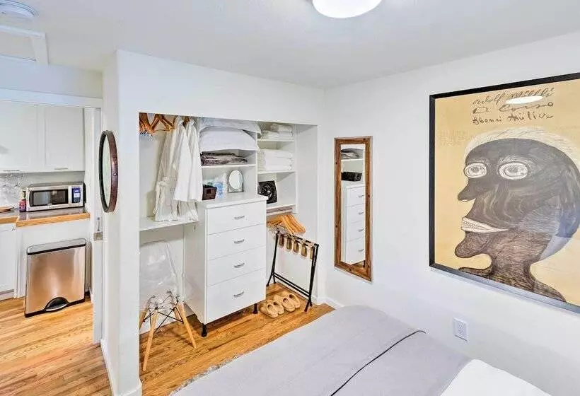 House W/ Deck On Whidbey Island, 1 Mi From Shore!