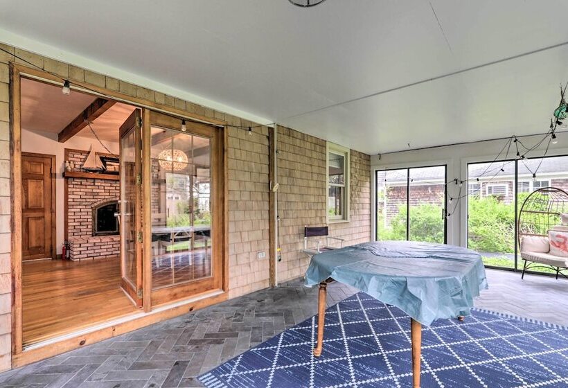 Walk To Beach & Main Street: Hyannis Cottage