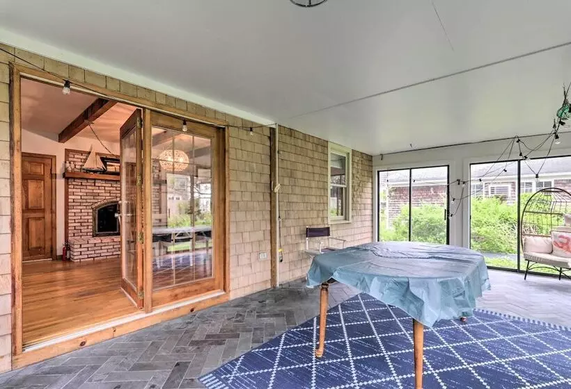 Walk To Beach & Main Street: Hyannis Cottage