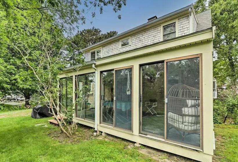 Walk To Beach & Main Street: Hyannis Cottage