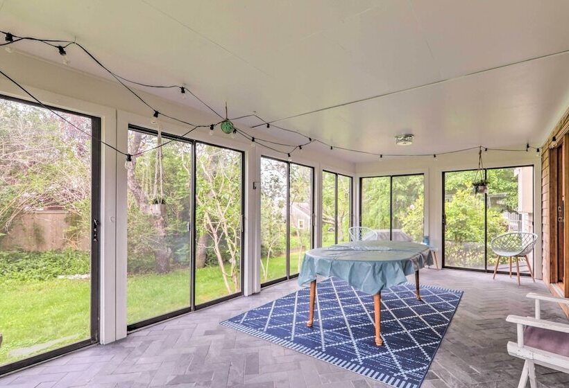 Walk To Beach & Main Street: Hyannis Cottage