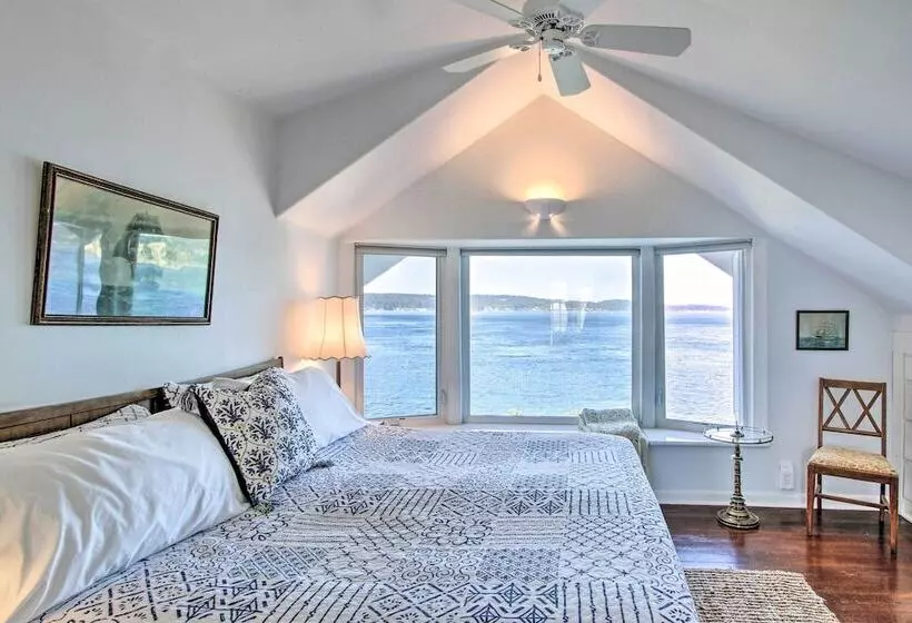 Waterfront Puget Sound Retreat: Steps To Beach!