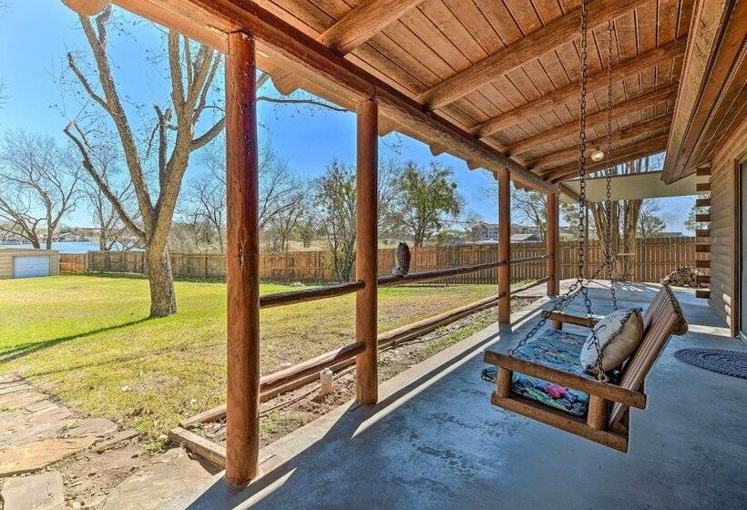Lakefront Cabin + Guest House Near Granbury Square