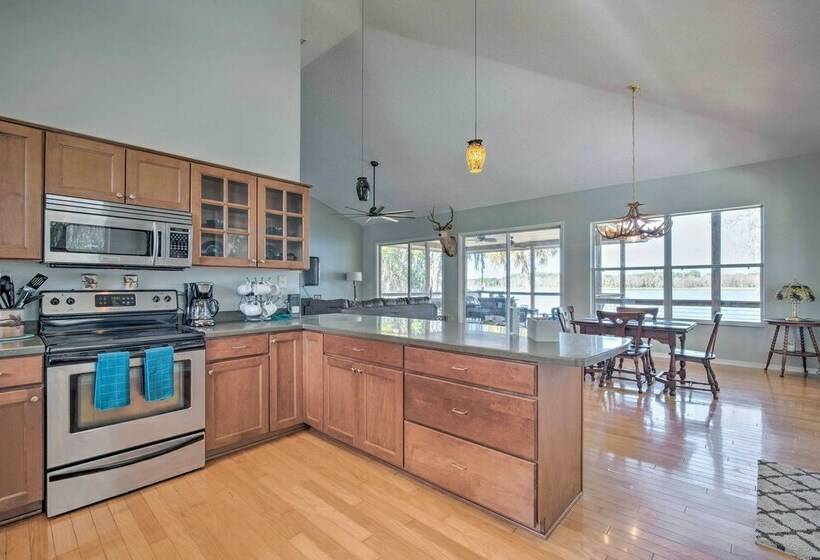 Lakefront Crystal River Home W/ Private Dock!