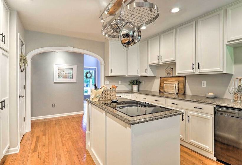 Creekside Brevard Home < 1 Mi To Downtown!