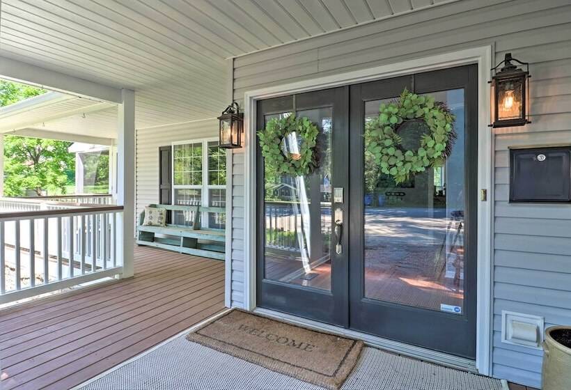 Creekside Brevard Home < 1 Mi To Downtown!