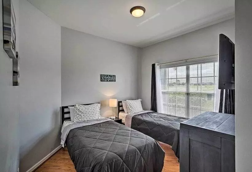 Affordable 3br Home W/ Private Saltwater Pool