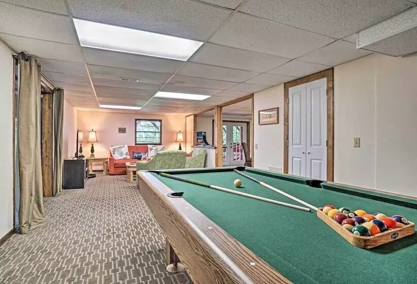 Mountain Retreat W/ Decks, Hot Tub, & Games!