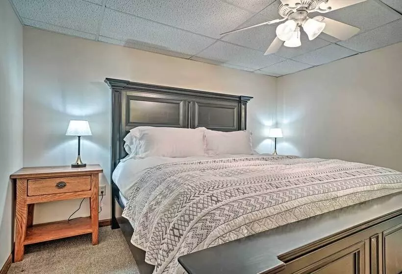 Mountain Retreat W/ Decks, Hot Tub, & Games!