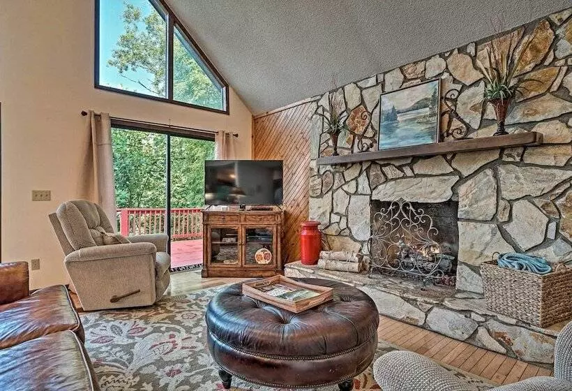 Mountain Retreat W/ Decks, Hot Tub, & Games!