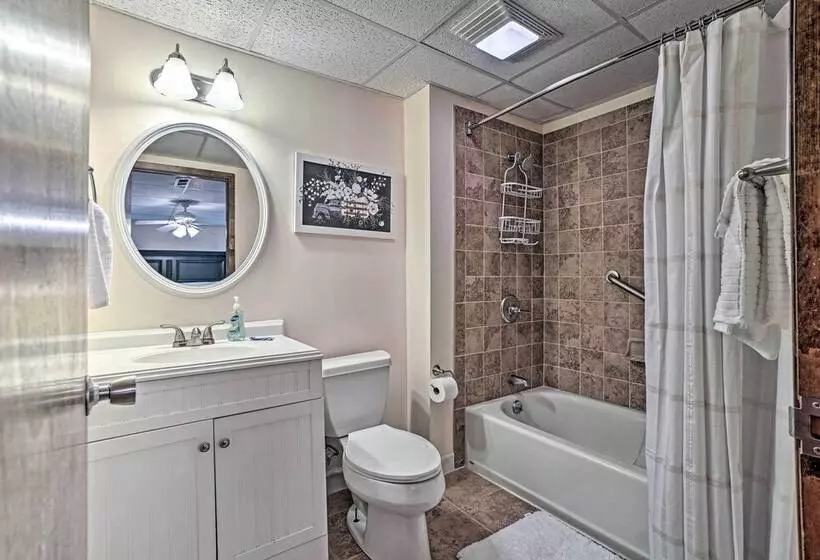 Mountain Retreat W/ Decks, Hot Tub, & Games!