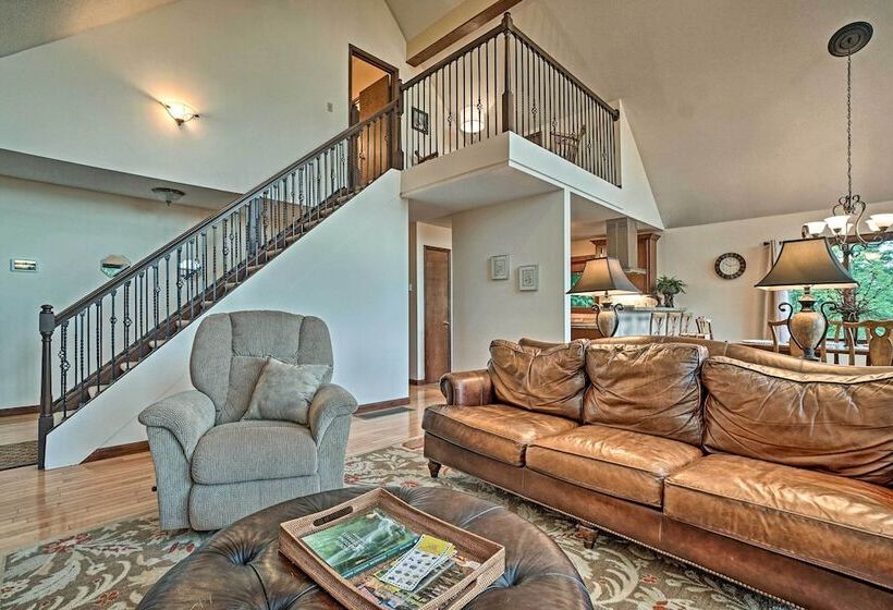 Mountain Retreat W/ Decks, Hot Tub, & Games!