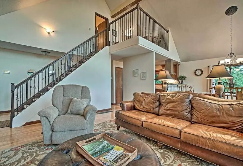 Mountain Retreat W/ Decks, Hot Tub, & Games!