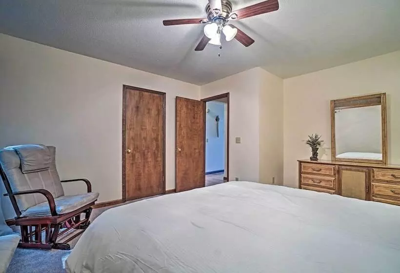 Mountain Retreat W/ Decks, Hot Tub, & Games!