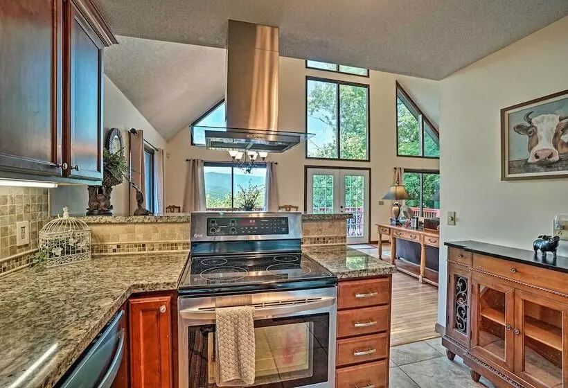 Mountain Retreat W/ Decks, Hot Tub, & Games!