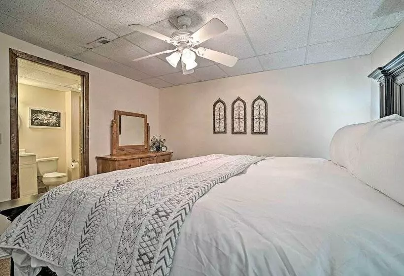 Mountain Retreat W/ Decks, Hot Tub, & Games!