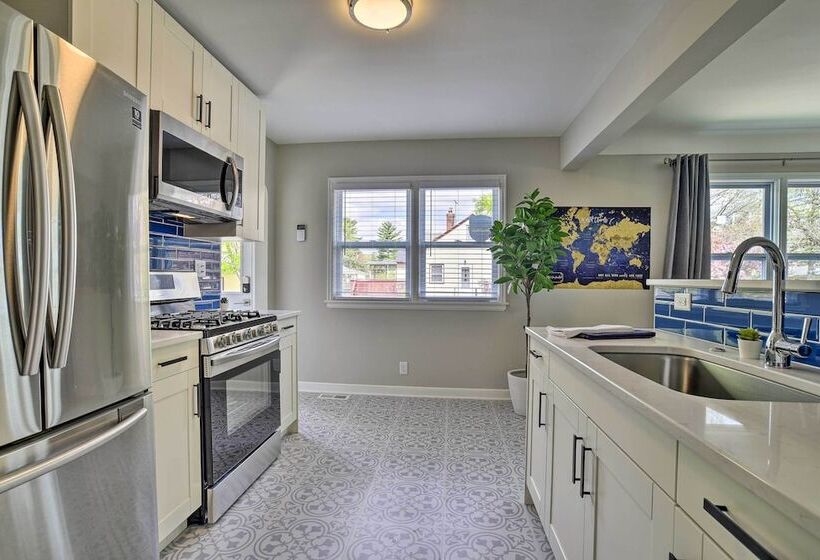 Mpls Duplex W/ Wifi & Kitchen: 5 Mi To Dtwn!