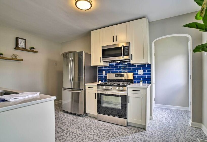 Mpls Duplex W/ Wifi & Kitchen: 5 Mi To Dtwn!