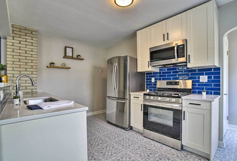 Mpls Duplex W/ Wifi & Kitchen: 5 Mi To Dtwn!