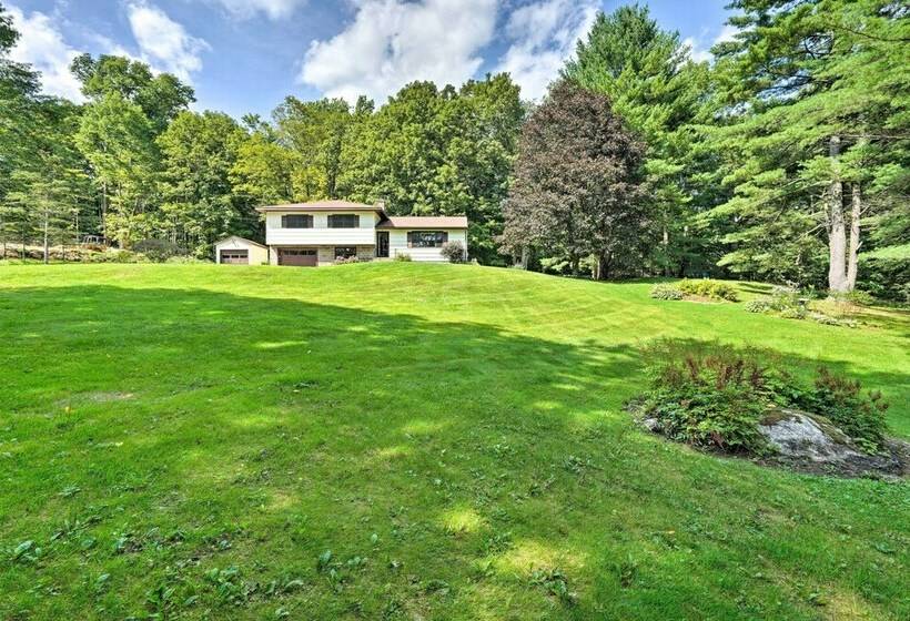 Nostalgic Vermont Escape In Manchester Center