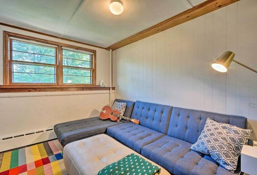 Nostalgic Vermont Escape In Manchester Center