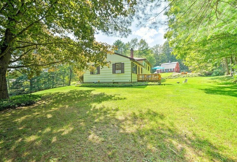 Nostalgic Vermont Escape In Manchester Center