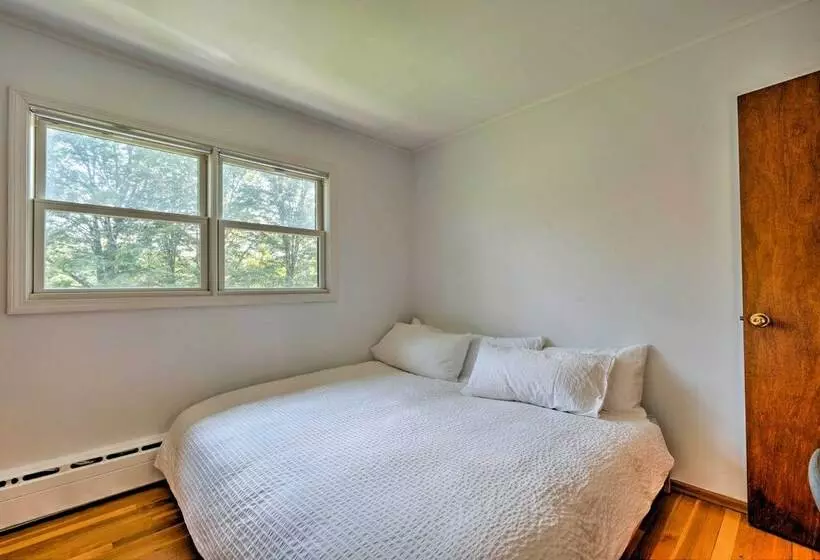 Nostalgic Vermont Escape In Manchester Center