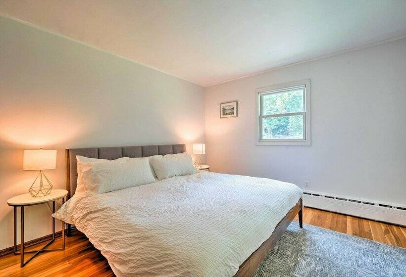 Nostalgic Vermont Escape In Manchester Center