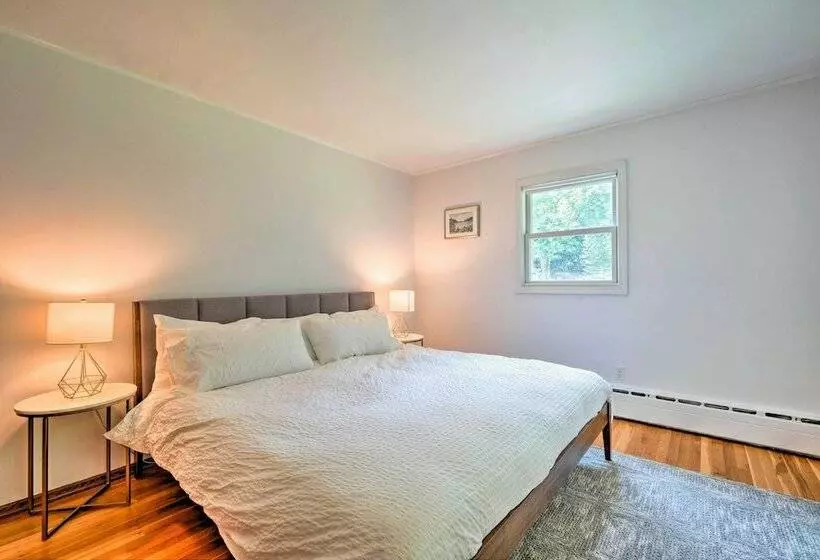 Nostalgic Vermont Escape In Manchester Center