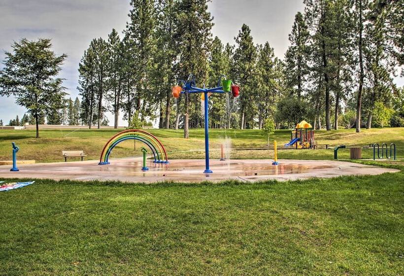 Peaceful Family Home W/ Deck: 3 Mi To Dtwn Spokane