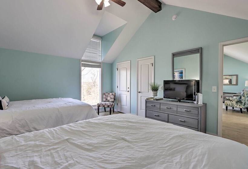 Peaceful Osage Beach Escape W/ Resort Perks!
