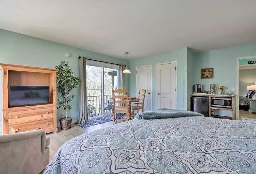 Peaceful Osage Beach Escape W/ Resort Perks!