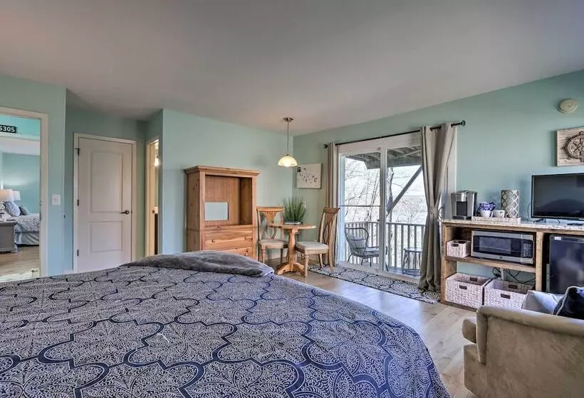 Peaceful Osage Beach Escape W/ Resort Perks!