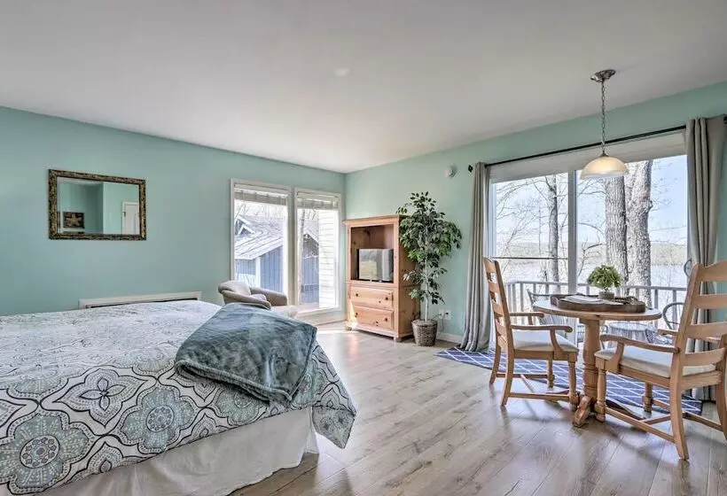 Peaceful Osage Beach Escape W/ Resort Perks!