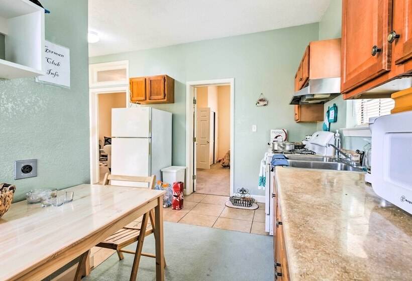 Pet Friendly Galveston Getaway W/ Deck & Grill!