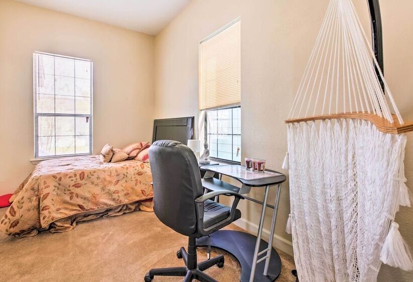 Pet Friendly Galveston Getaway W/ Deck & Grill!