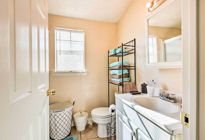 Pet Friendly Galveston Getaway W/ Deck & Grill!