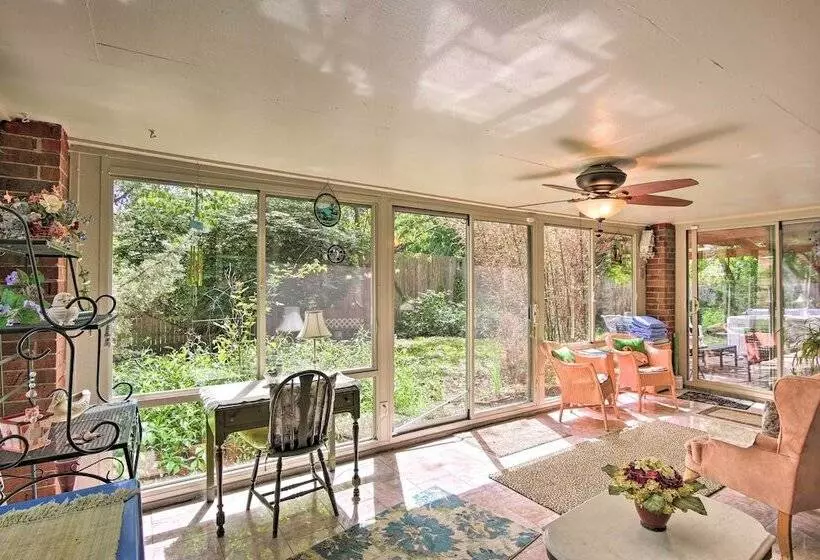 Private Home W/ Hot Tub & Patio Near Dtwn Tulsa