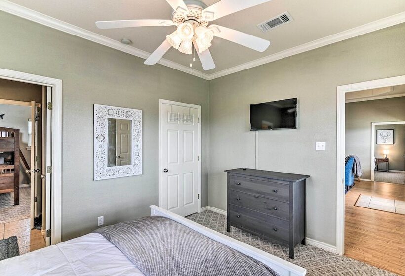 Walk To Ocean: Pura Vida Crystal Beach House!