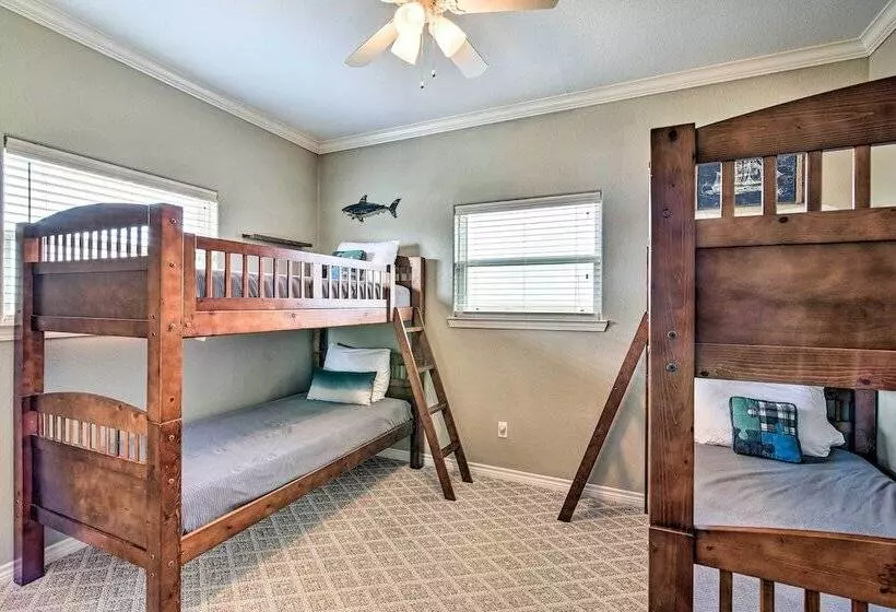 Walk To Ocean:  Pura Vida  Crystal Beach House!