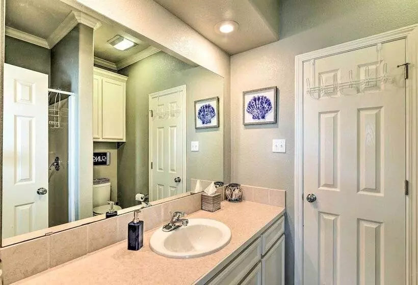 Walk To Ocean:  Pura Vida  Crystal Beach House!