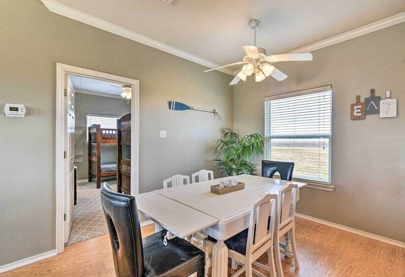 Walk To Ocean: Pura Vida Crystal Beach House!