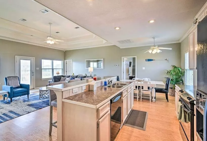 Walk To Ocean:  Pura Vida  Crystal Beach House!