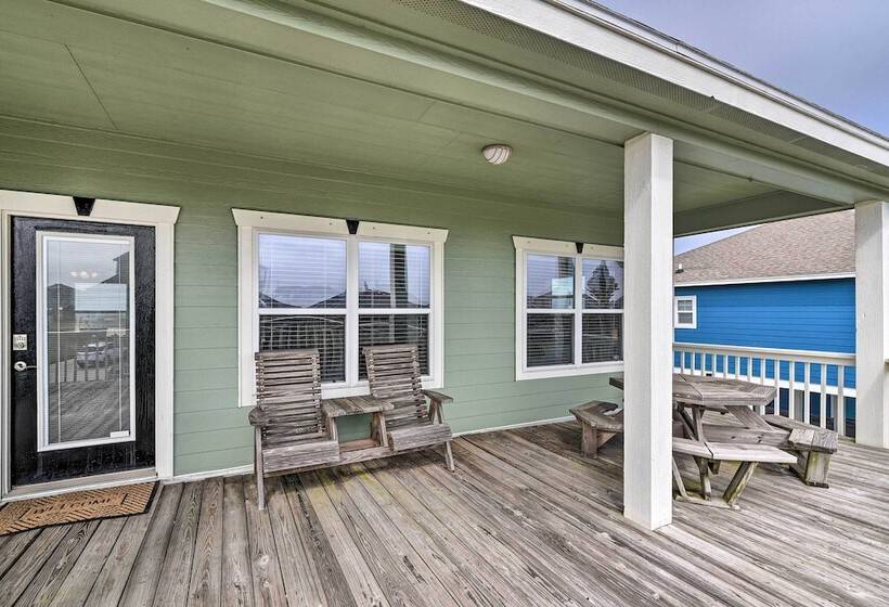 Walk To Ocean: Pura Vida Crystal Beach House!