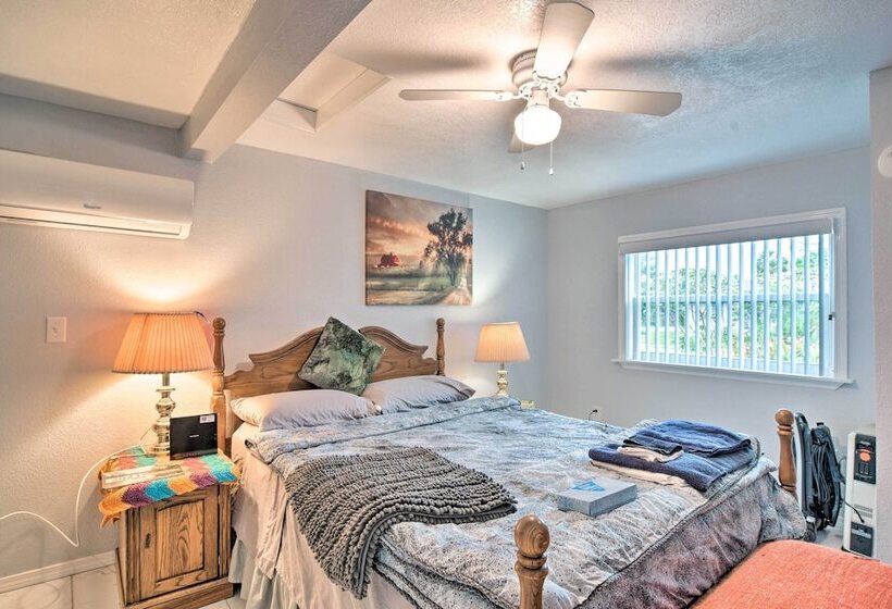 Quaint Jungle Hideaway Near Downtown St. Pete