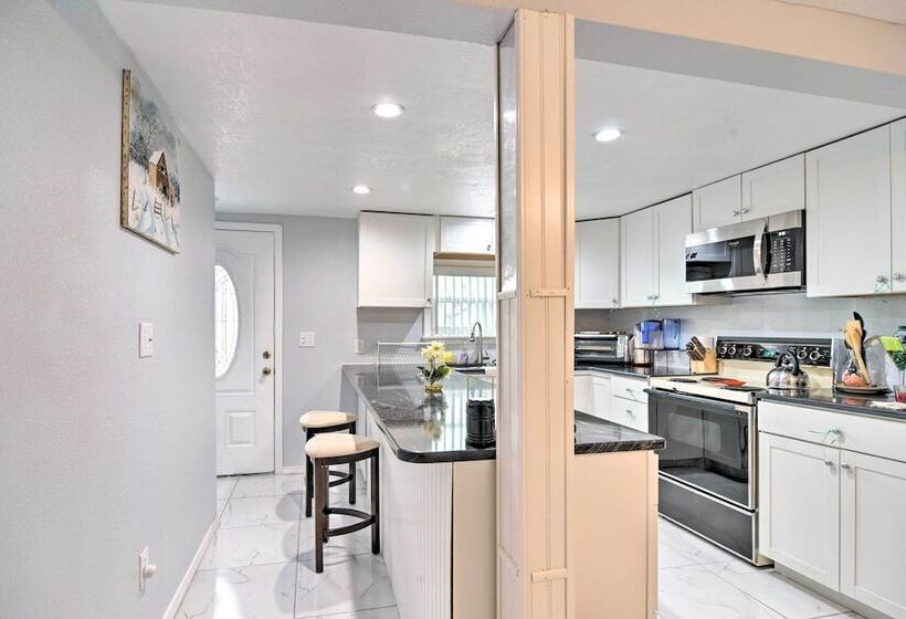 Quaint Jungle Hideaway Near Downtown St. Pete